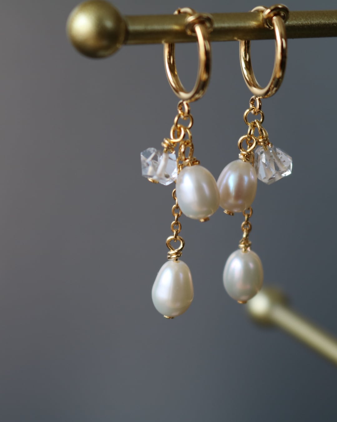 419 揺れないフックピアス 14kgf グレーあこやパール9mm