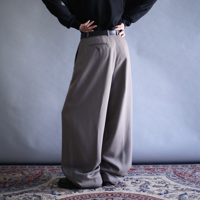 2-tuck tapered silhouette gray-beige wide wool slacks（with liner）