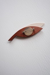 Aarikka bi-colour leaf brooch