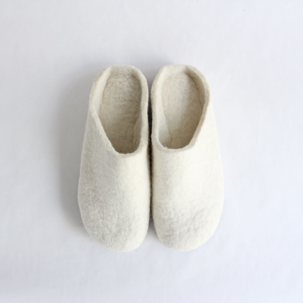 Hemskor 羊毛フェルトルームシューズ（踵なし・ナチュラルホワイト