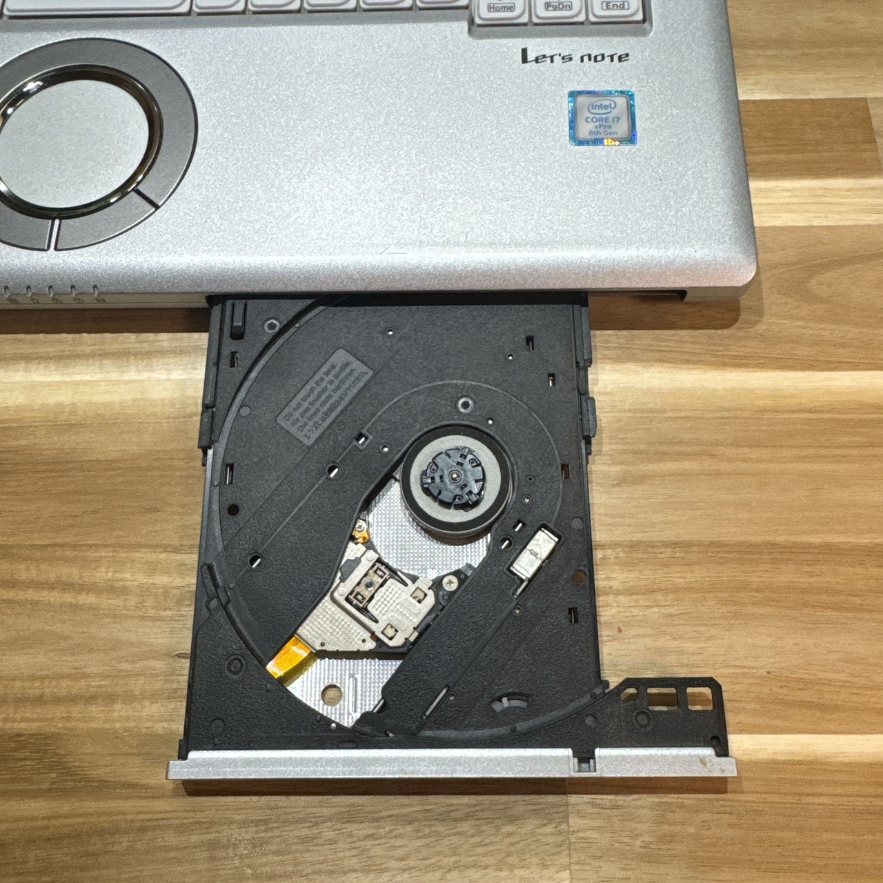 \ 公式ショップ限定価格❣️/ ハイスペック《最高峰i7搭載》Let's note LV7 メモリ16GB SSD512GB 第8世代 フルHP ノートパソコン 安心サポート&3ヶ月保証付き