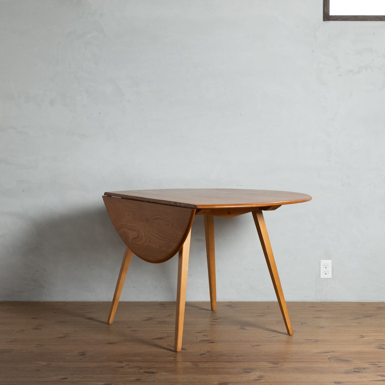 Ercol Oval Drop Leaf Table / アーコール ドロップ リーフ  テーブル〈ダイニングテーブル・エクステンションテーブル伸張式・円卓・北欧〉 112787 | SHABBY'S MARKETPLACE　 アンティーク・ヴィンテージ 家具や雑貨のお店 powered by BASE