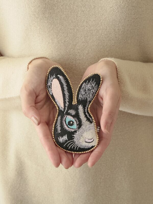 うさぎ刺繍ミラー 東京かんかん COTTAG 刺繍ミラー ブラック グレー