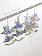 秋風に揺れ舞う竜胆