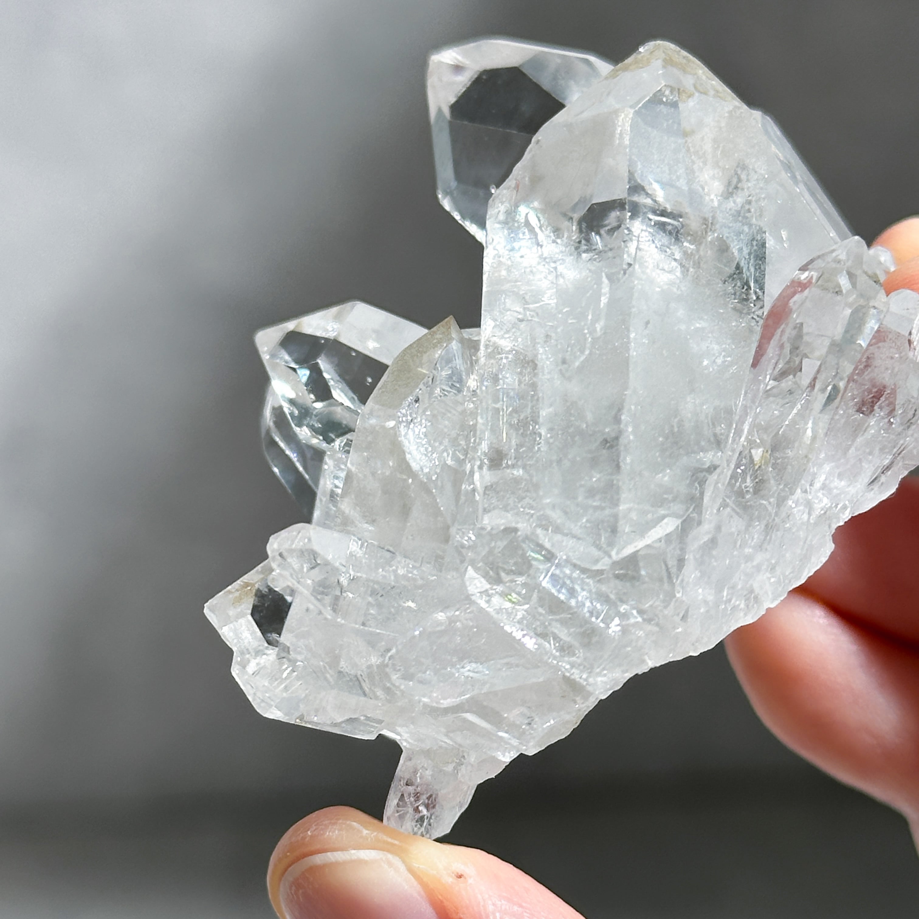 美しいクリアクォーツクラスター　518g ブラジル産　天然石　在庫処分 美しいクリアクォーツクラスター 518g ブラジル産 天然石 在庫処分