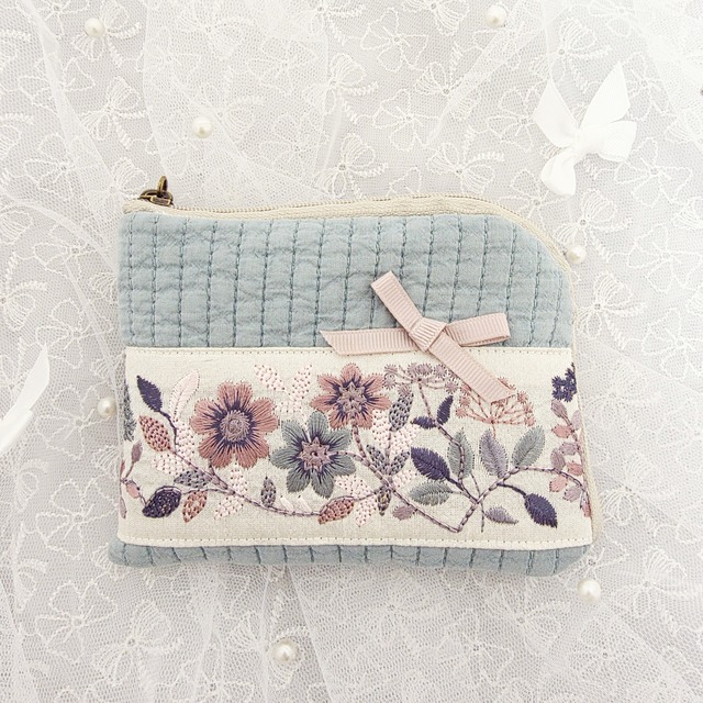 Ｌ字ファスナー財布　モスグリーンヌビ&インド刺繍リボン(サテンリボン　ピンク&ブルーフラワー）