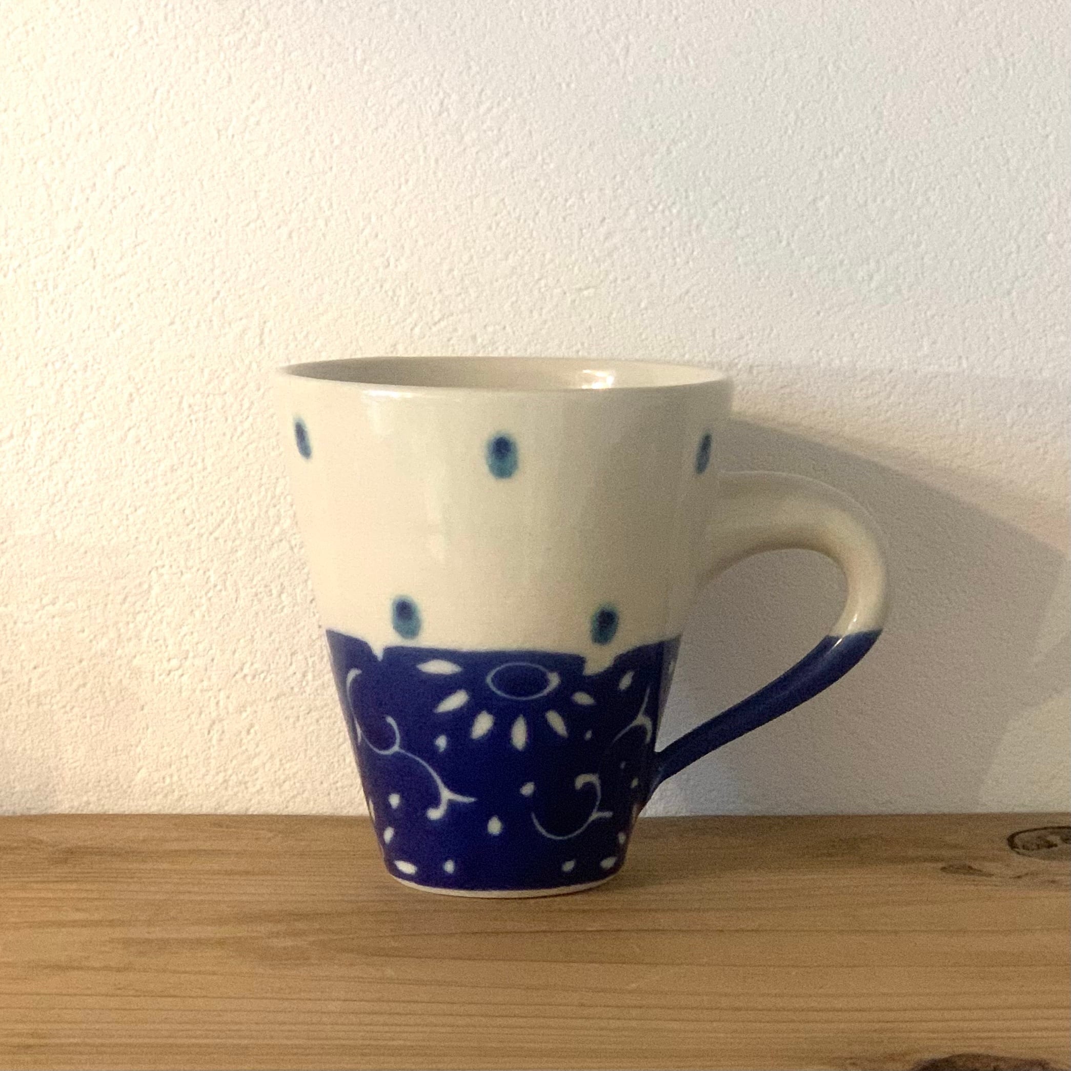 高江州陶磁器 唐草マグ 高 【やちむん】 | マグとグラスとうつわのお店