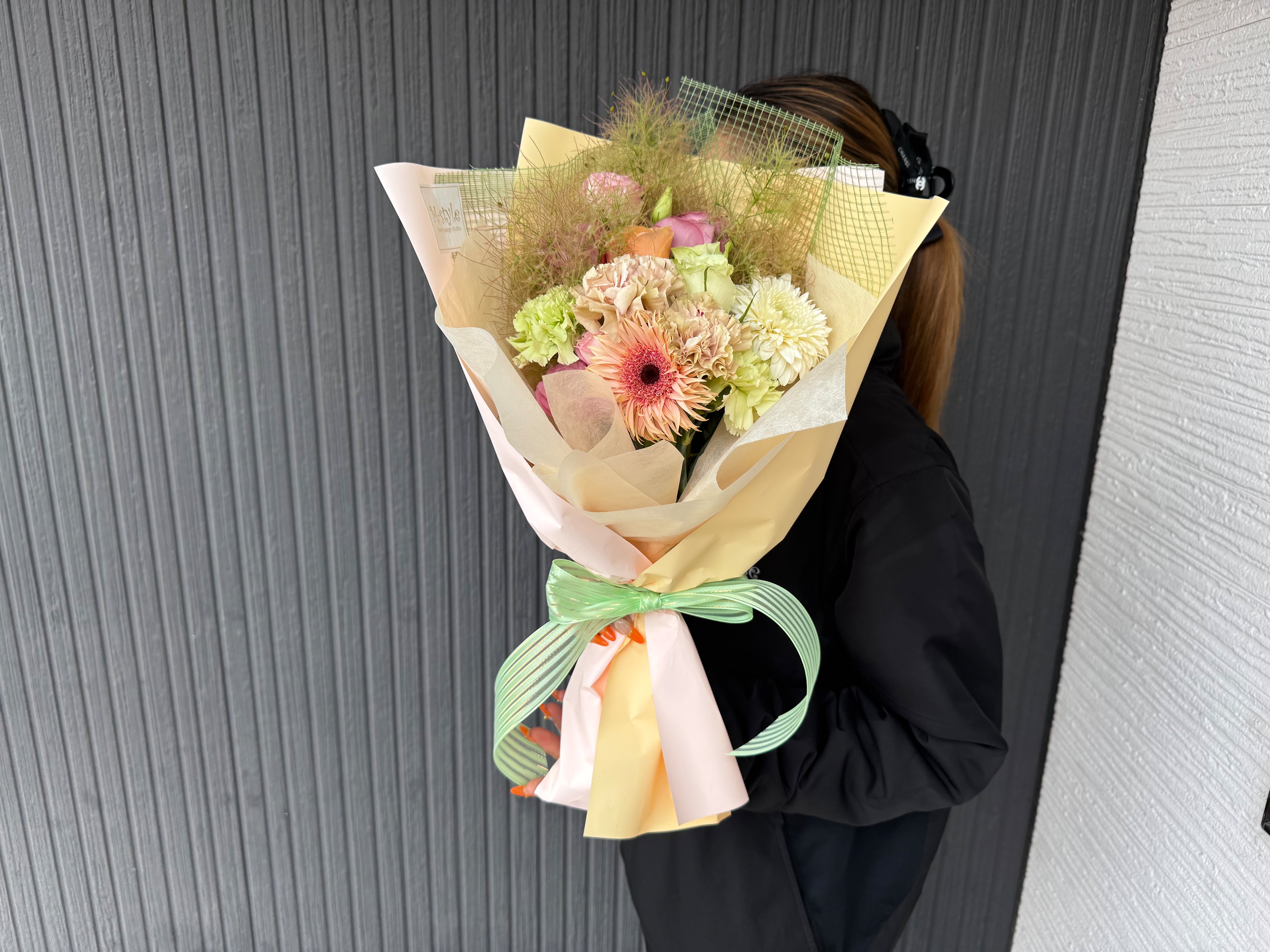 グリッターローズ赤バラ24本とかすみ草の花束 | mstyle878