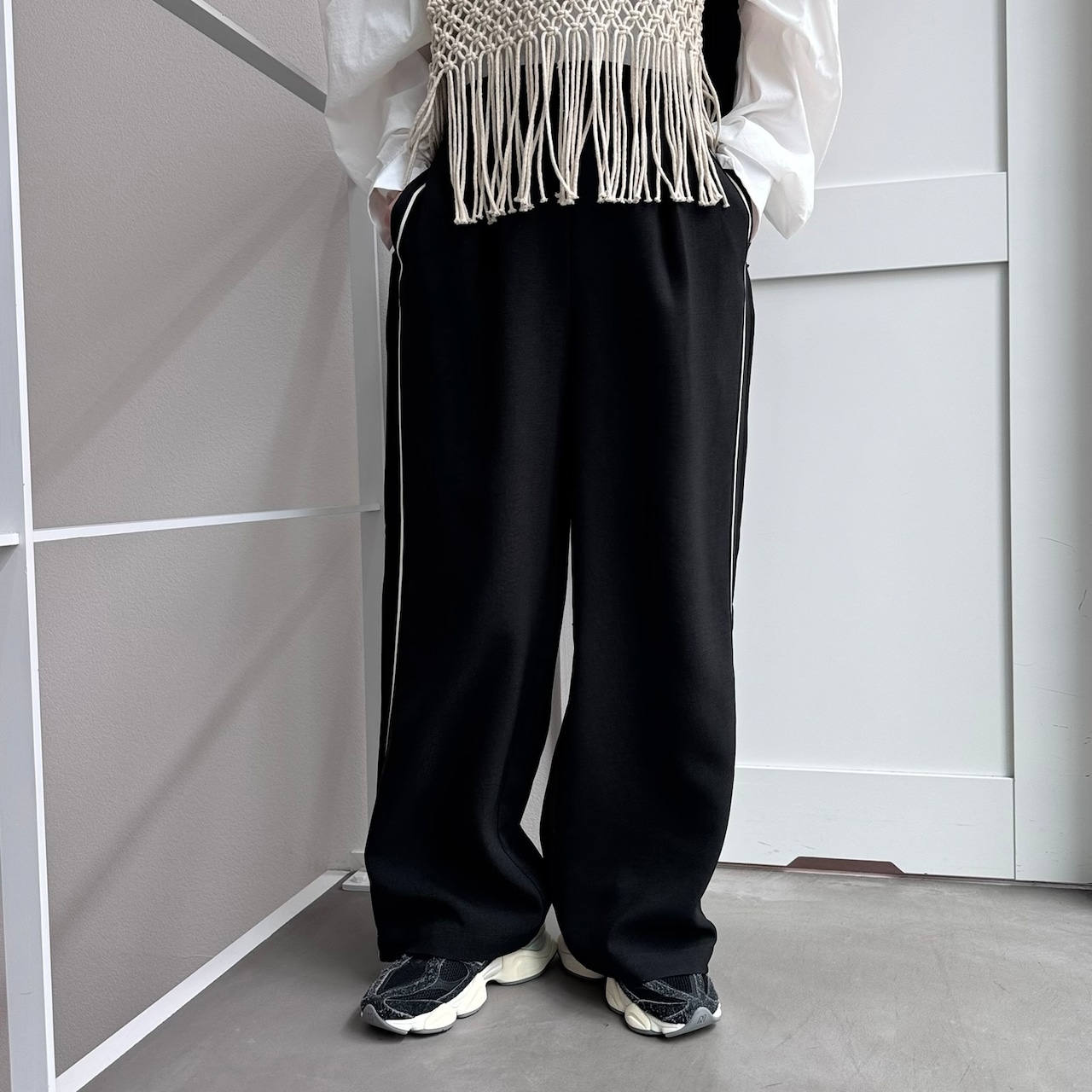 【受注予約:3月上旬入荷予定】サイドラインストレートイージーPT/ブラック