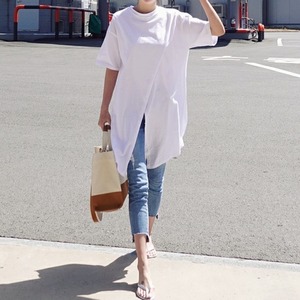 トップス ロンT レディース シャツ Tシャツ ロング 丈長 5分袖 クルーネック ストレート スリット アメカジ 切り替えデザイン かわいい 大人可愛い きれいめ シンプル カジュアル おしゃれ こなれ感 ラフ スポーティー ルーズ 個性的 存在感 抜け感 アメリカン アクティブ 無地 春 夏 秋 ロングシーズン デート お出かけ アウトドア キャンプ イベント リゾート 旅行 公園 休日 バカンス ショッピング カフェ 楽ちん 体型カバー 普段使い S M L ゆったり 白 ホワイト