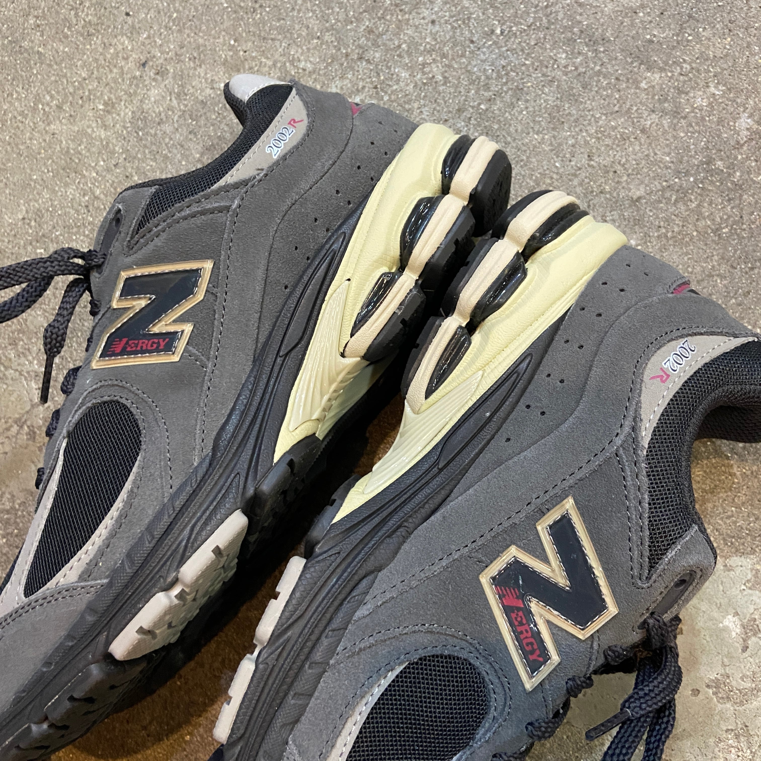 送料無料』新品未使用品 NEW BALANCE M2002RGV スニーカー 27.5cm