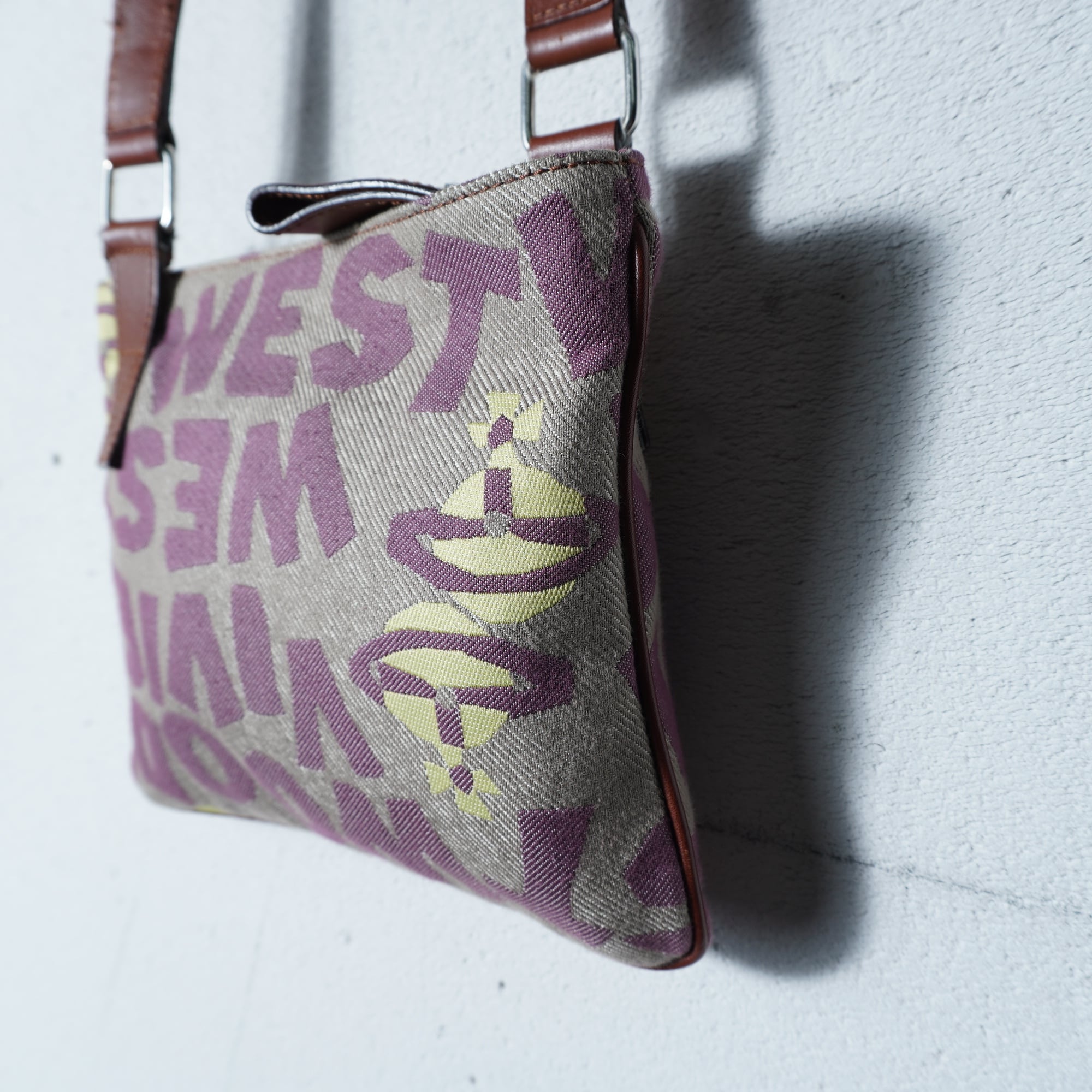 Vivienne Westwood】ヴィヴィアンウエストウッド ロゴ・オーブ柄