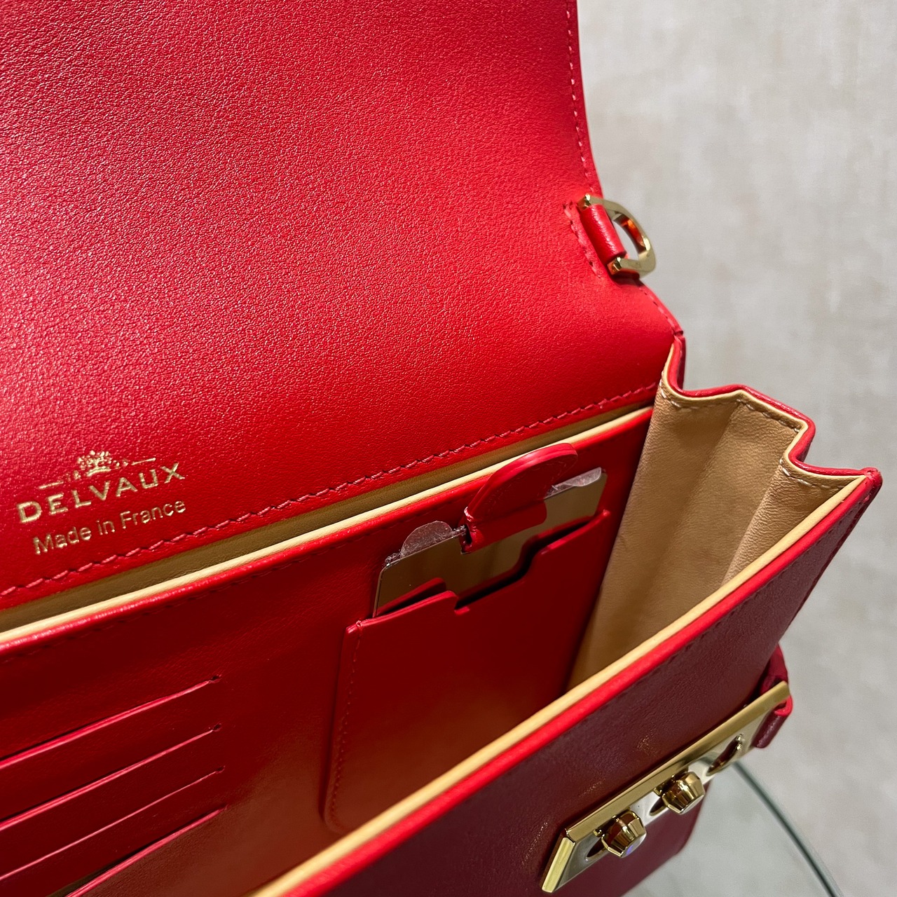 【2021年正規購入品】 DELVAUX タンペート 2Way チェーンウォレット RED