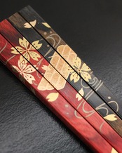 よりそい箸　桜と筏高台寺蒔絵｜花筏の美を描いた高級箸