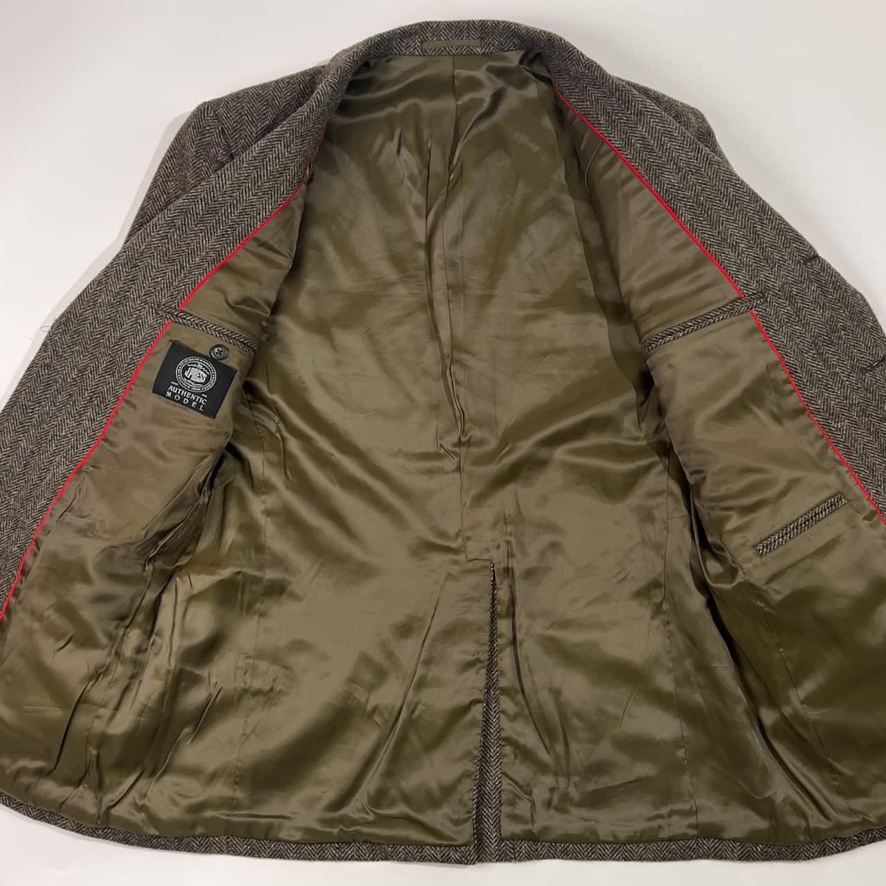 J.PRESS ジェイプレス AUTHENTIC MODEL  ヘリンボーン 段返3B くるみボタン テーラードジャケット 94-80-175 YA6/グレー系 メンズ