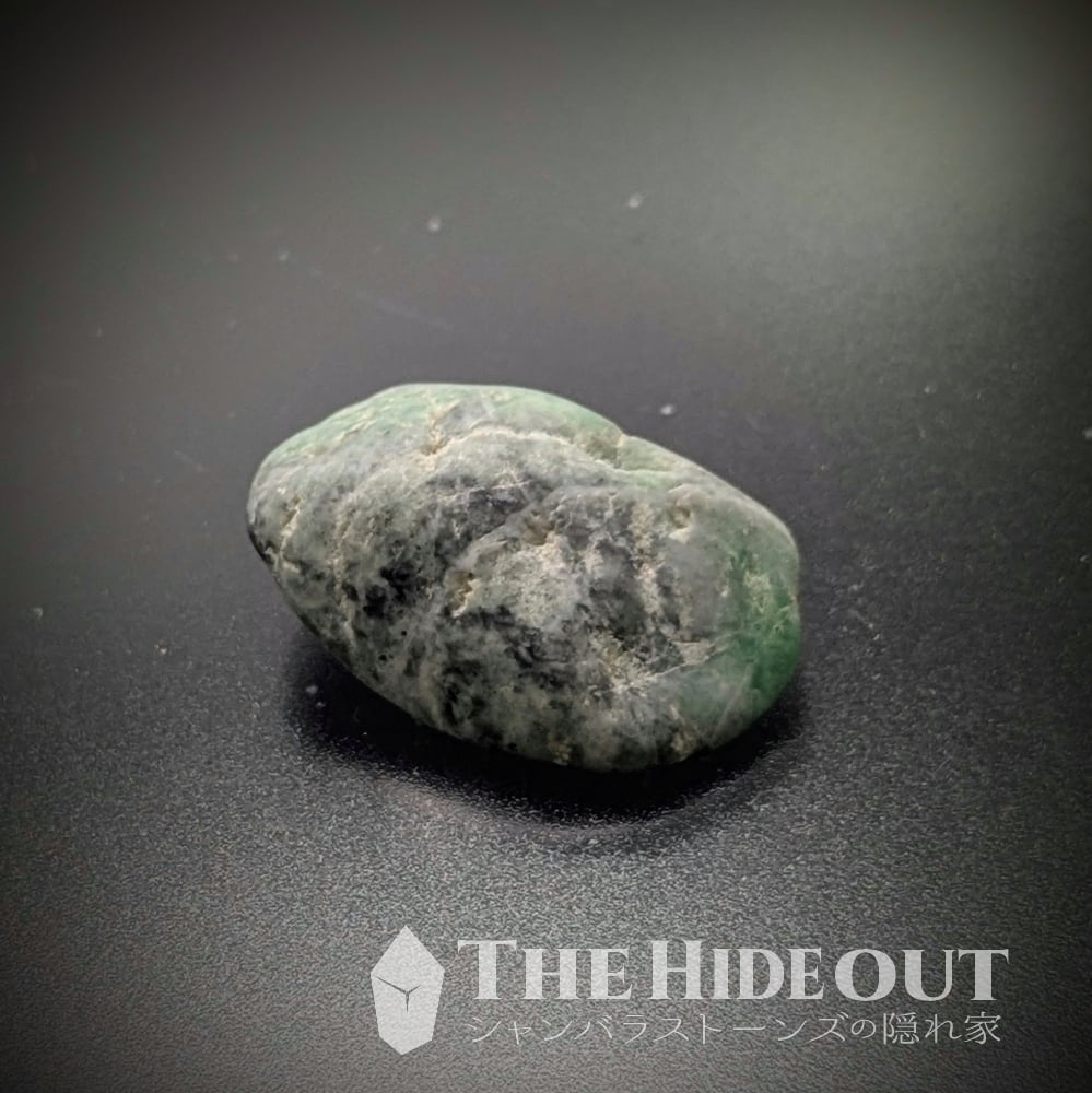 【大幅値下】翡翠　378g 翡翠原石　鉱物標本 翡翠輝石 858 糸魚川 - 鉱物標本・隕石標本販売のWeb専門店 エヌズ