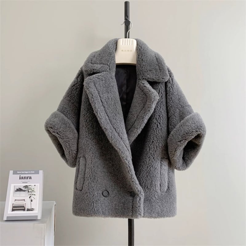 極美品♡ルネ　DM掲載　ボアコート　パールポケット　34 WISH LIST】私の“推し”アウターはコレ！/ あったかお洒落なホワイト