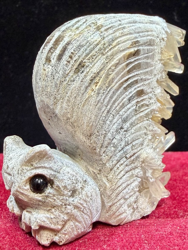 4) 天然石・母岩彫刻「リス」水晶クラスターB