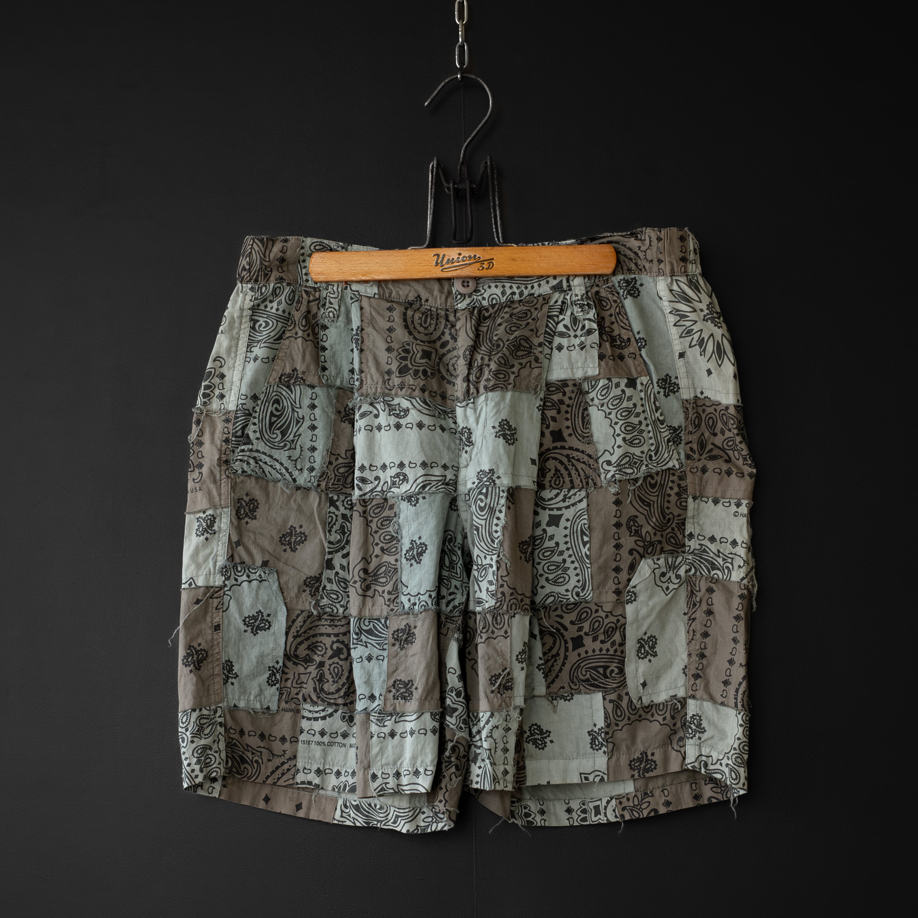 Universal Style Wear】 HAV-A-HANK bandanna patchwork short pants