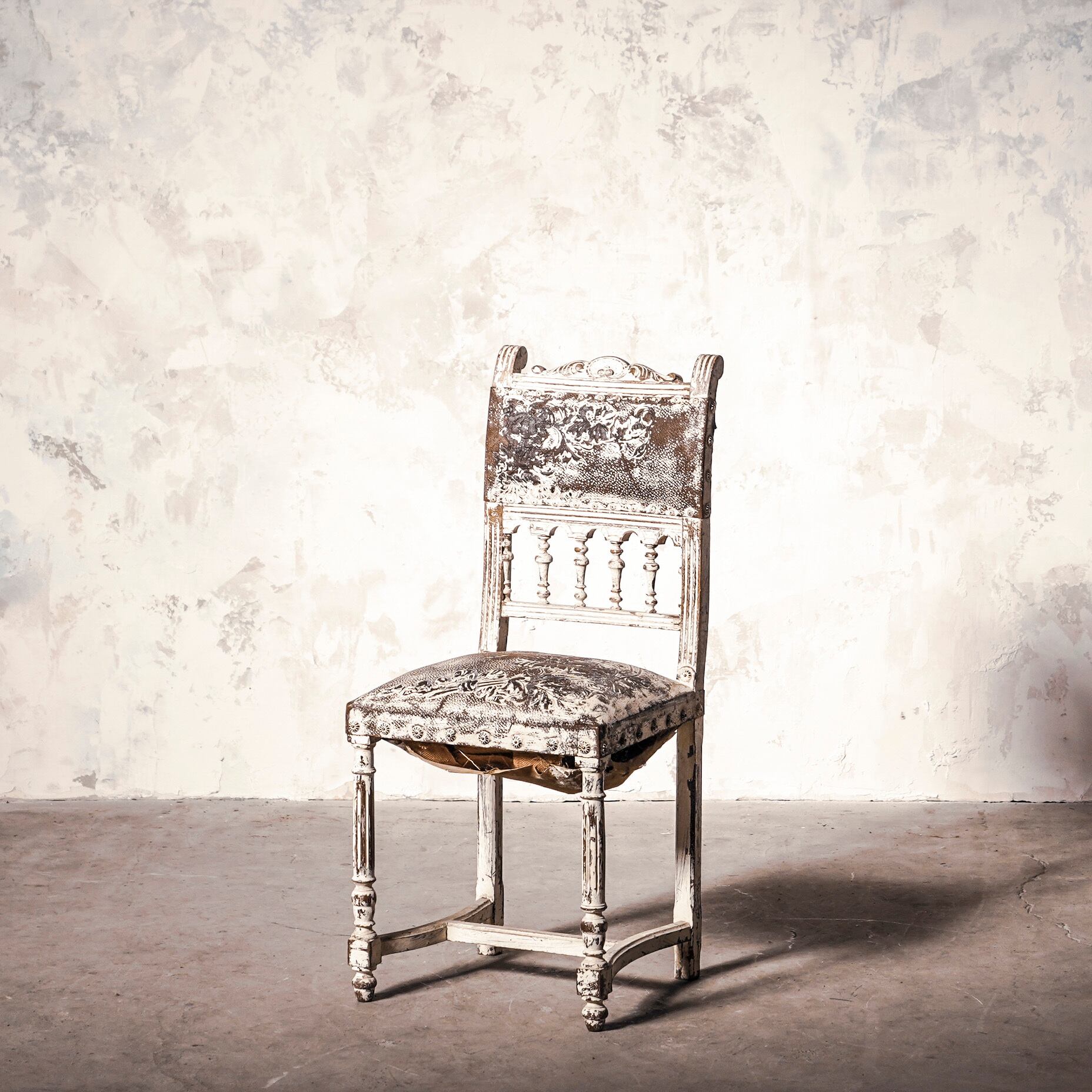 チェア/レザーペイントチェアー/フレンチアンティークチェアー/1900年代/空間装飾/アンティーク
