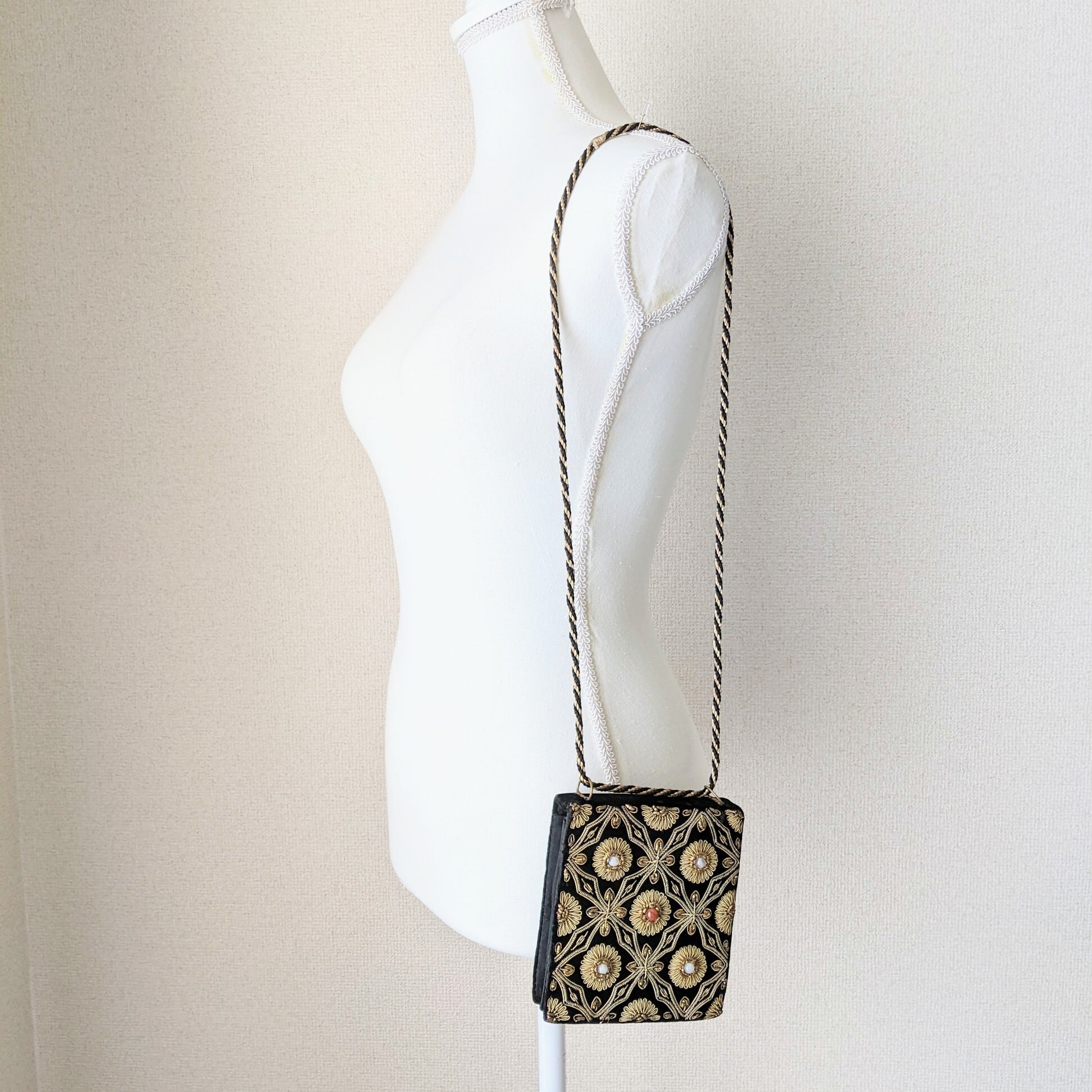 Vintage】インドザリ刺繍 ショルダーバッグ ビーズ刺繍 黒×ゴールド