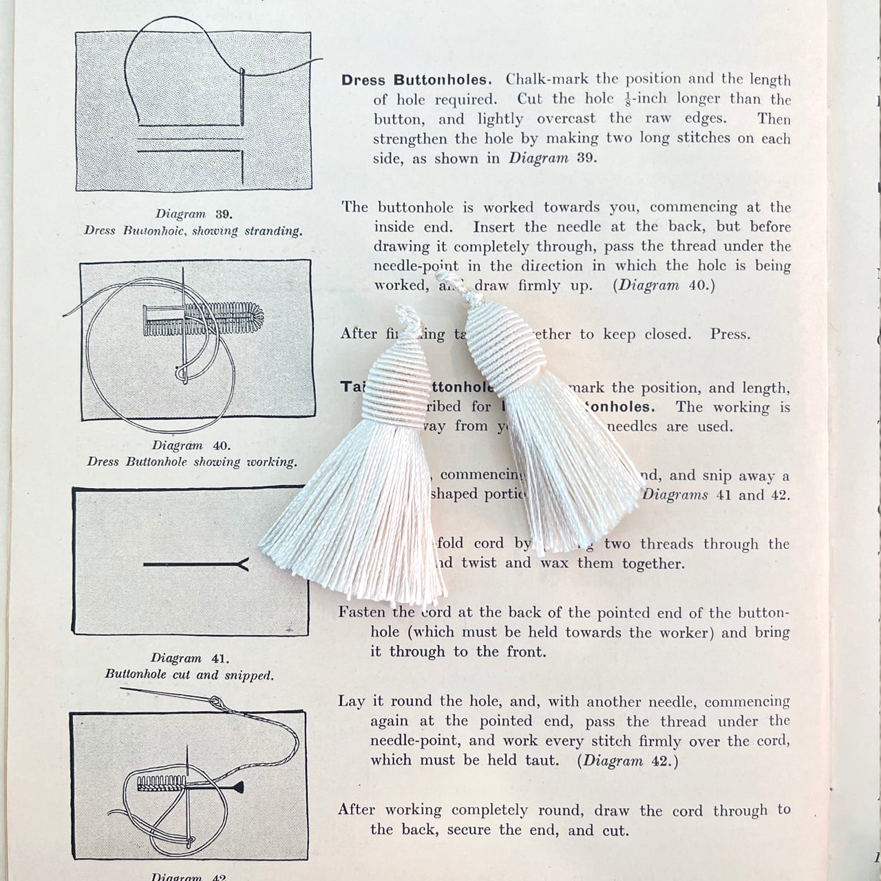 タッセル Tassel フランス製/1.ホワイト(約6.5cm ヒラヒラ部分は約4cm)