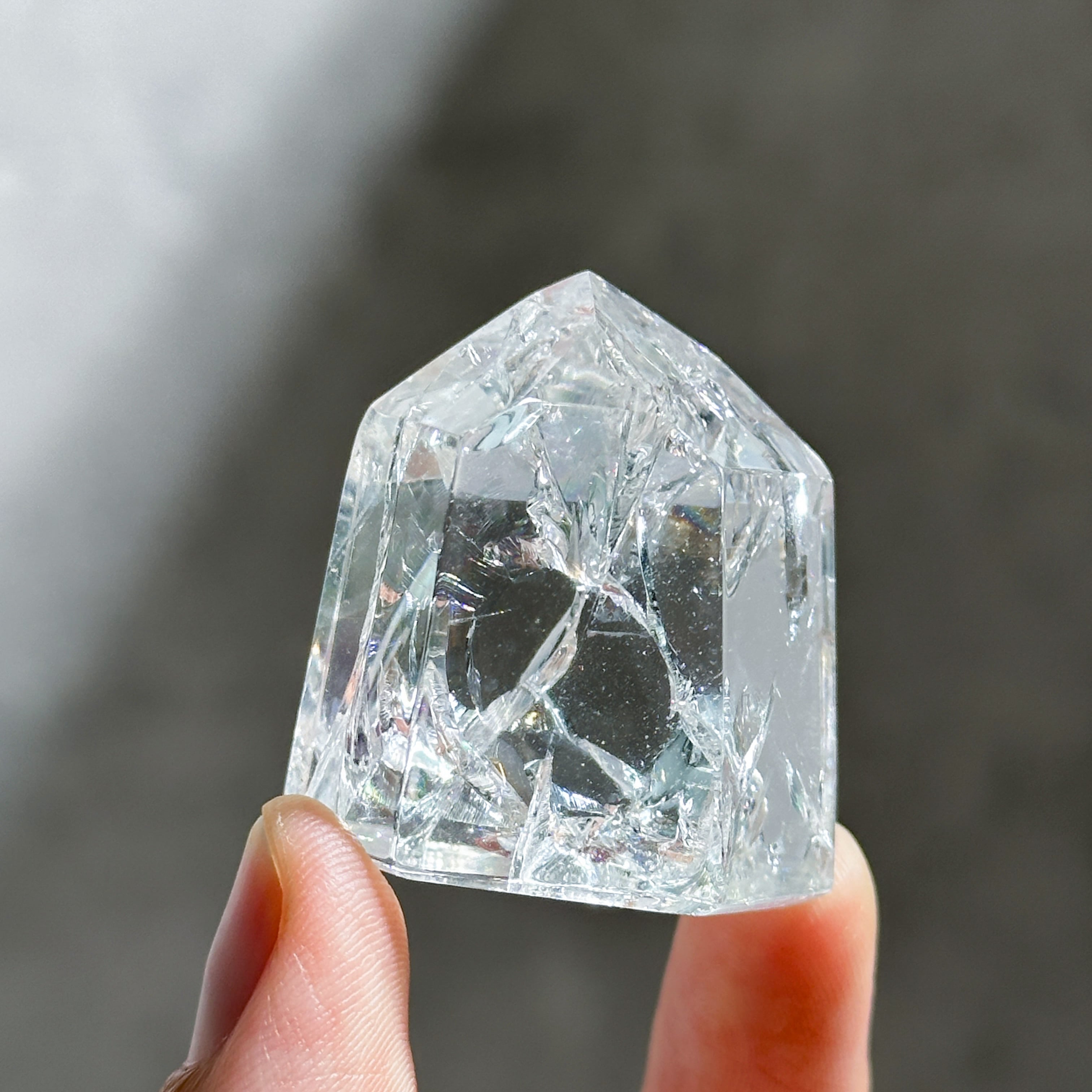 虹いっぱい◎ミナスジェライス産クラッククォーツ タワー型14