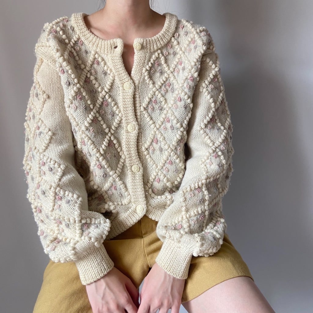 アイボリー花刺繍ニットカーディガン | Boutique888 アイボリー花刺繍ニットカーディガン | Boutique888