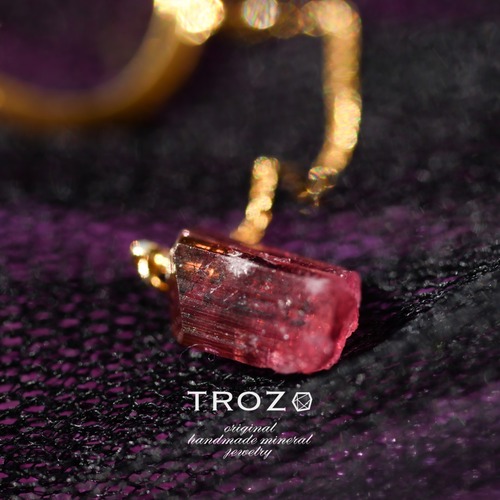【037 Dark Heroine Collection】 トルマリン 鉱物原石 イヤーカフ 天然石 アクセサリー (No.3009)