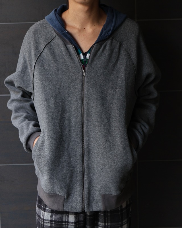 Raglan sleeve crew neck zip blouson