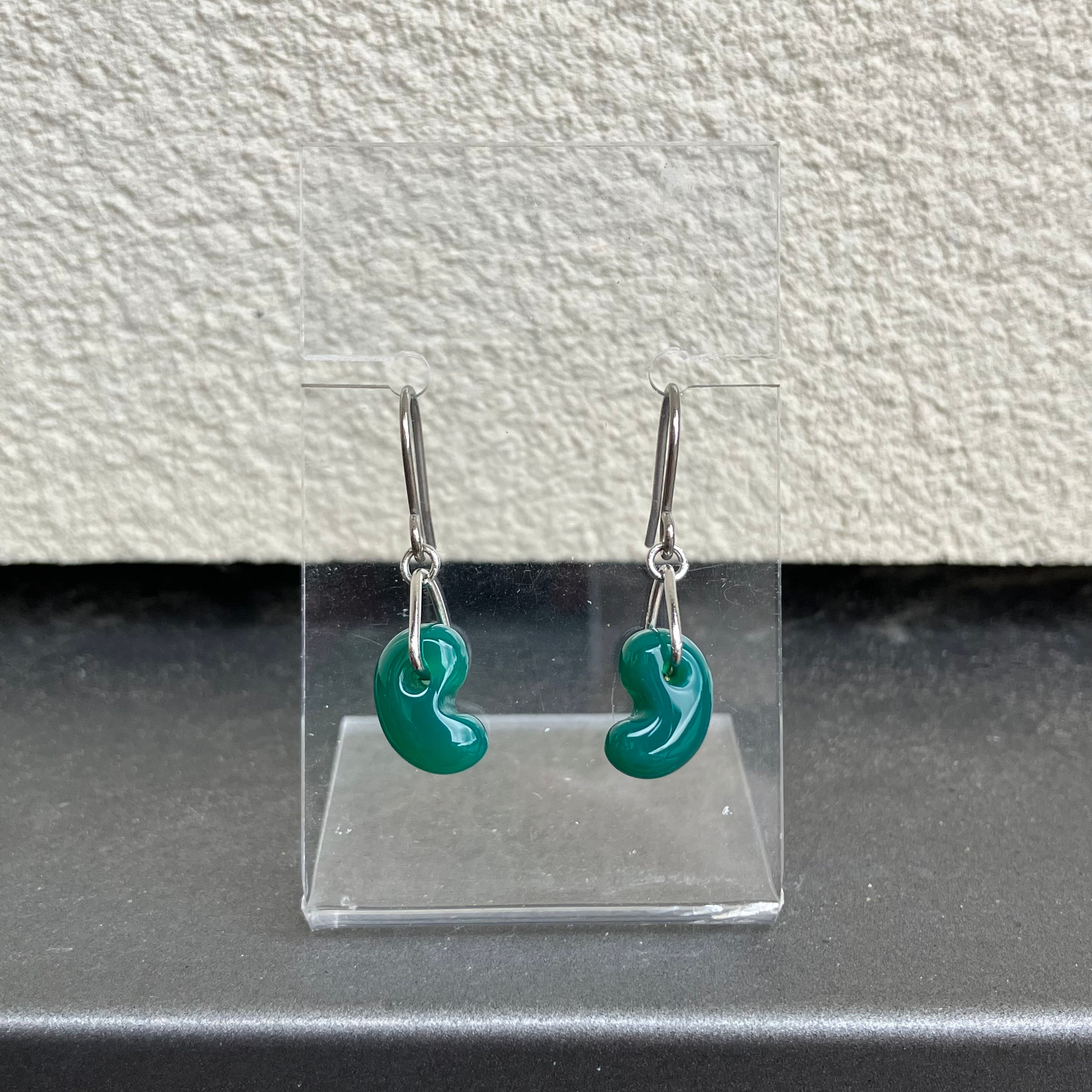 h43d】勾玉ピアス 【青メノウ】健康・長寿 | まがたまや雲玉