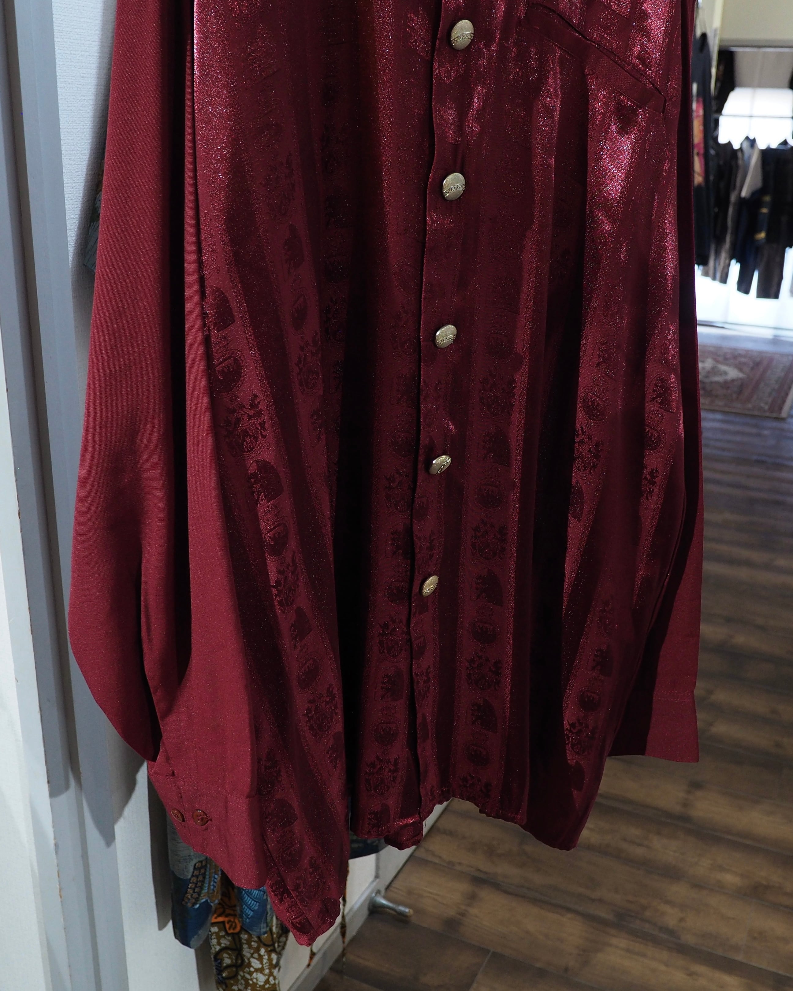1990s Beautiful Dark Bordeaux × Gold Button Vintage Over silhouette No collar shirt