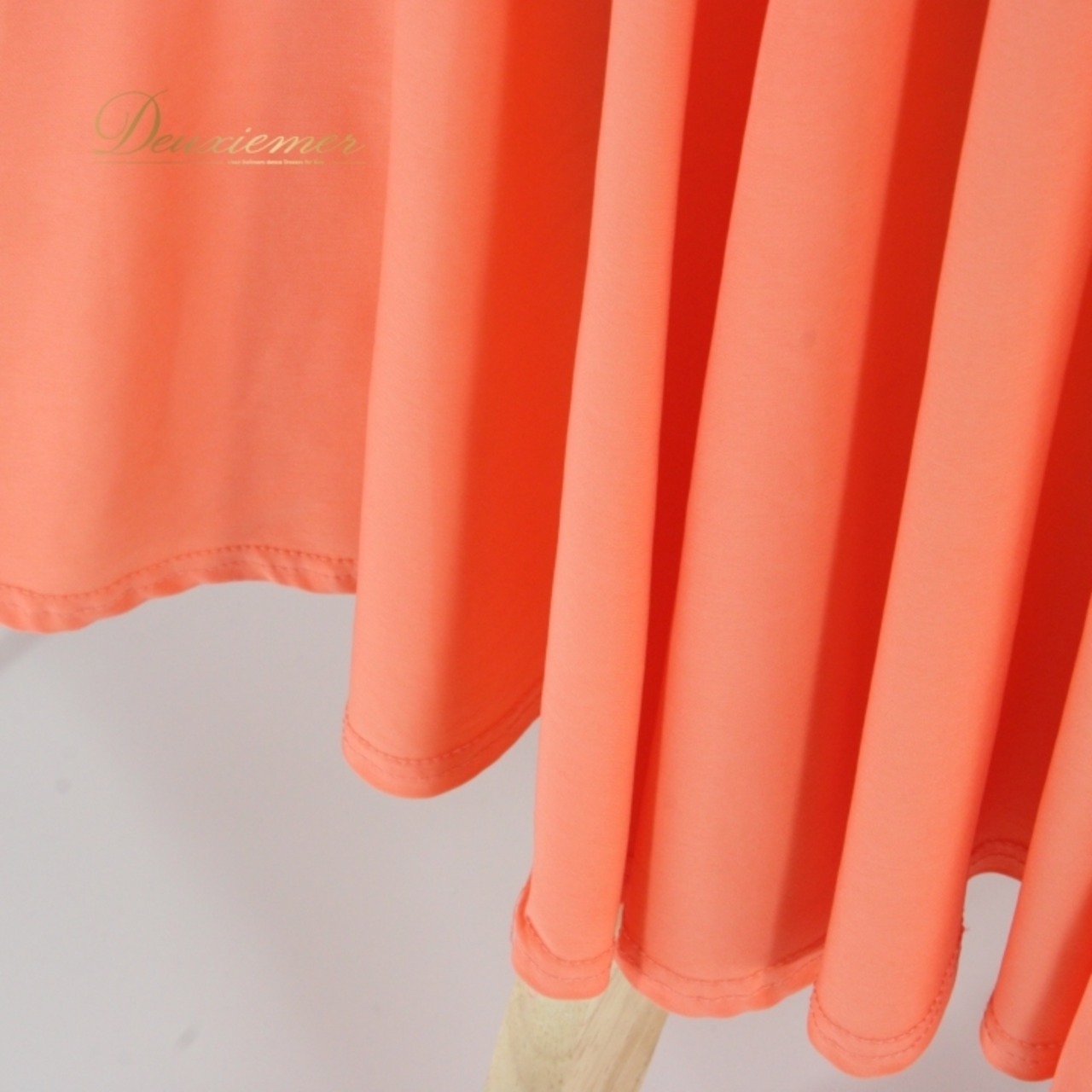 社交ダンス 衣装 スタンダード 上下セット ツーピース レッスンウェア パーティ衣装 シンプル オレンジ系 ICHIOKU イチオク ラインストーン 長袖 体型カバー フレアスカート ダンスウェア 女性用 ダンスレッスン スタイリッシュ おしゃれ 新作 着心地良い 伸縮性 ポリエステル ポリウレタン 上下セットアップ 別売り不可 ラインストーン付き 軽量 快適 オレンジカラー