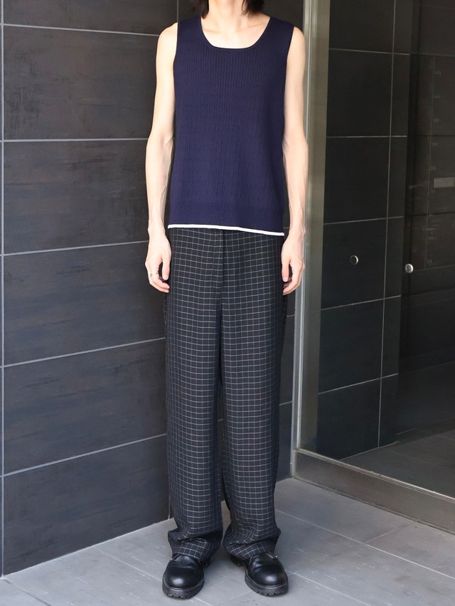 hem detail tank top