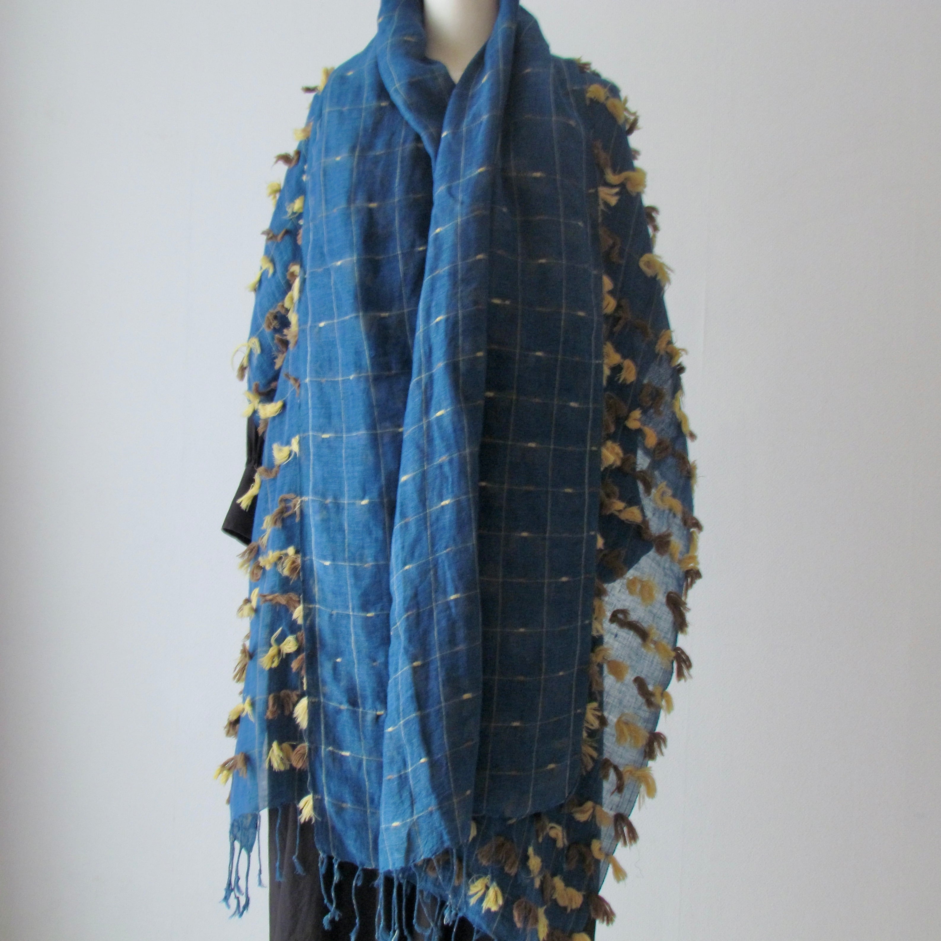 手紡ぎ手織り 藍染リネンとコットンタッセルのショール | flower