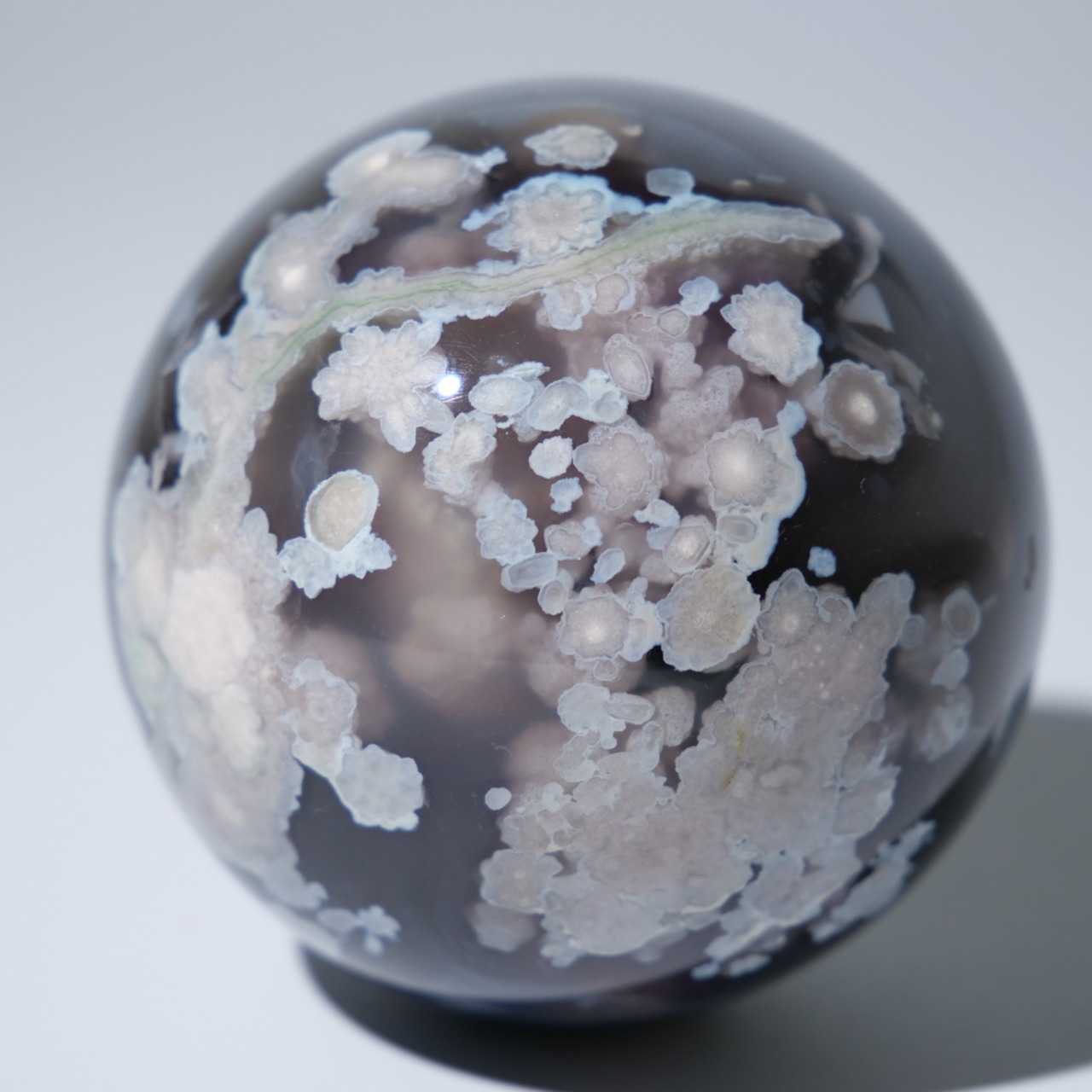 ブラック フラワーアゲート 【φ5.8cm】/ スフィア