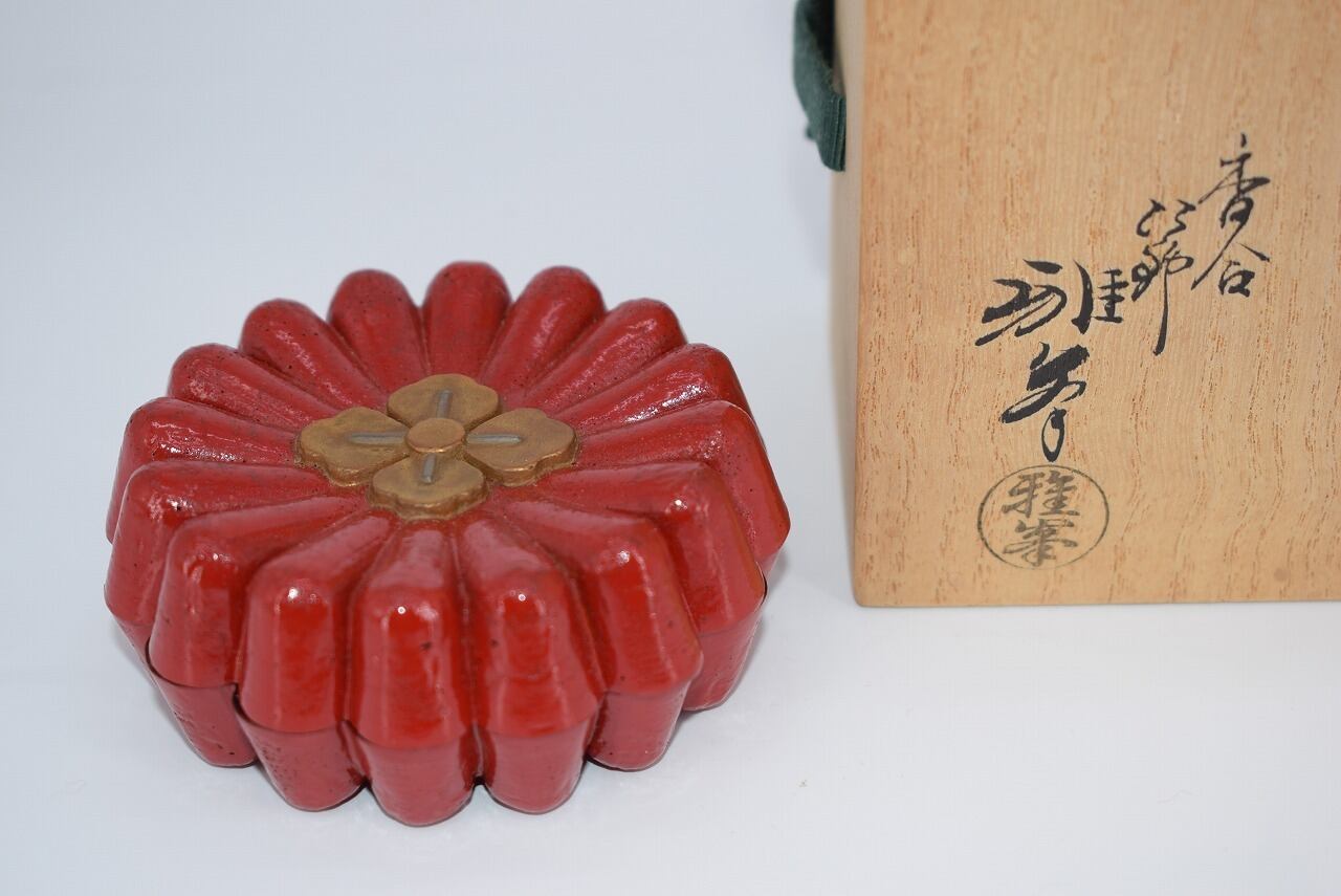 茶道具 清 粉彩色絵『穆桂英像』 香合 蓋物 飾り壺 芽吹き 在銘