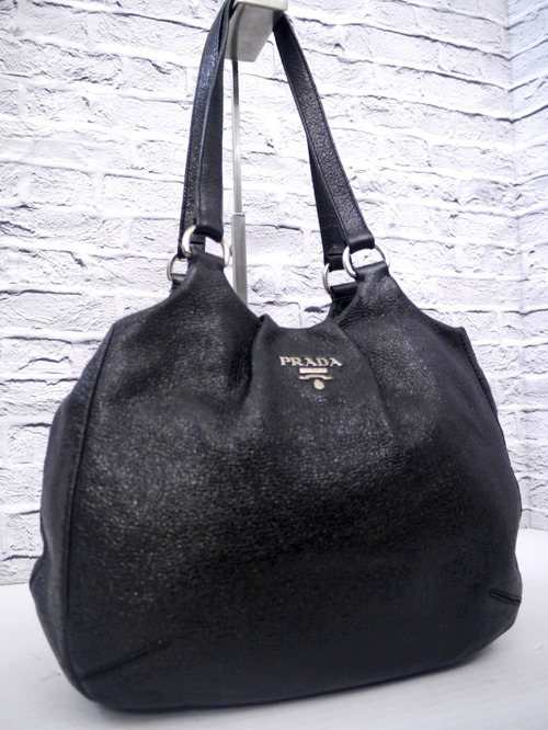 レア◆PRADA プラダ ギャザーデザイン レザー ショルダー トート ハンド バッグ 黒x銀◆ ラメ混のレザーがさりげなく可愛らしい定番モデル