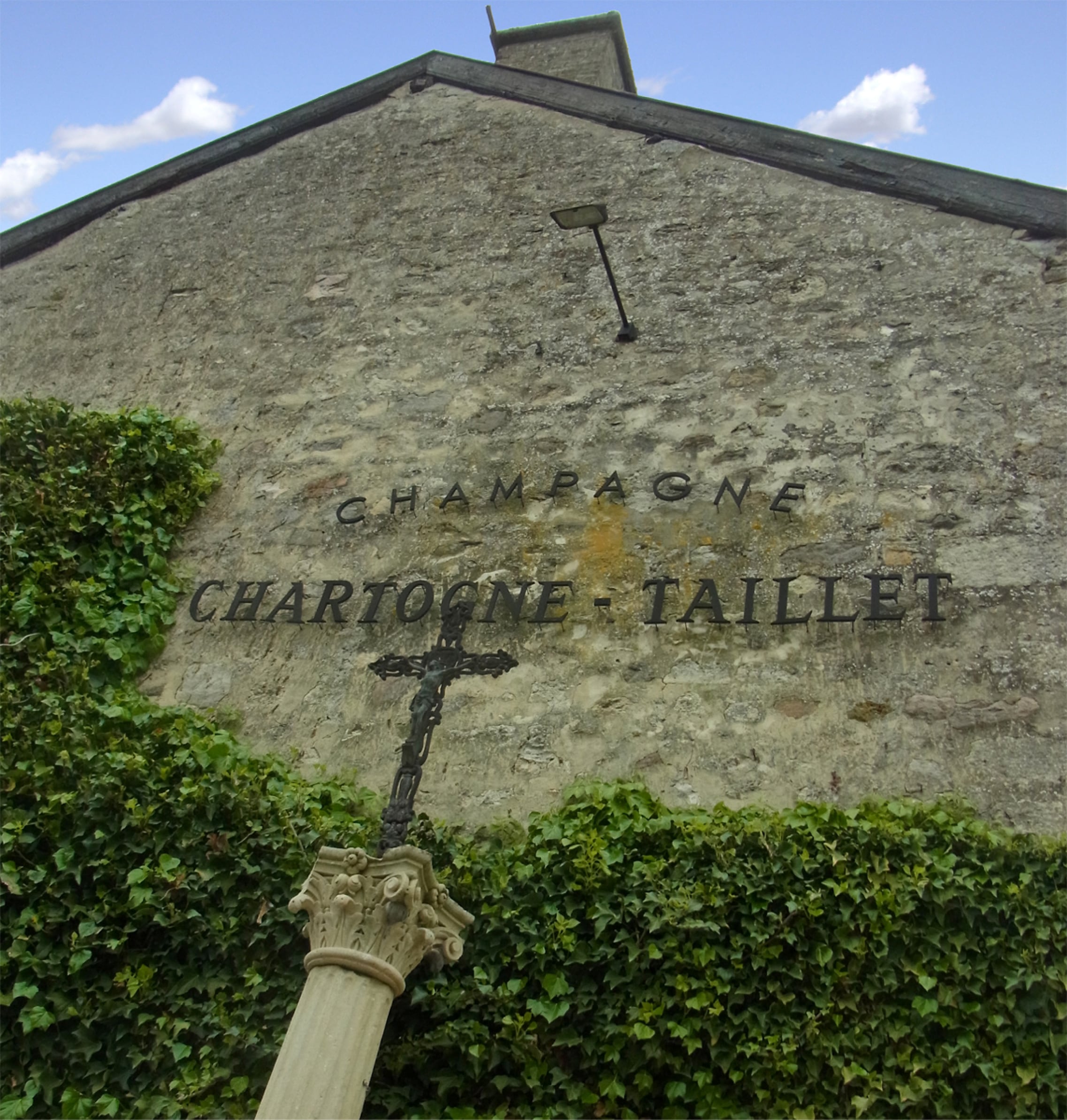 【シャルトーニュ・タイエ】 キュヴェ・サンタンヌ ブリュット