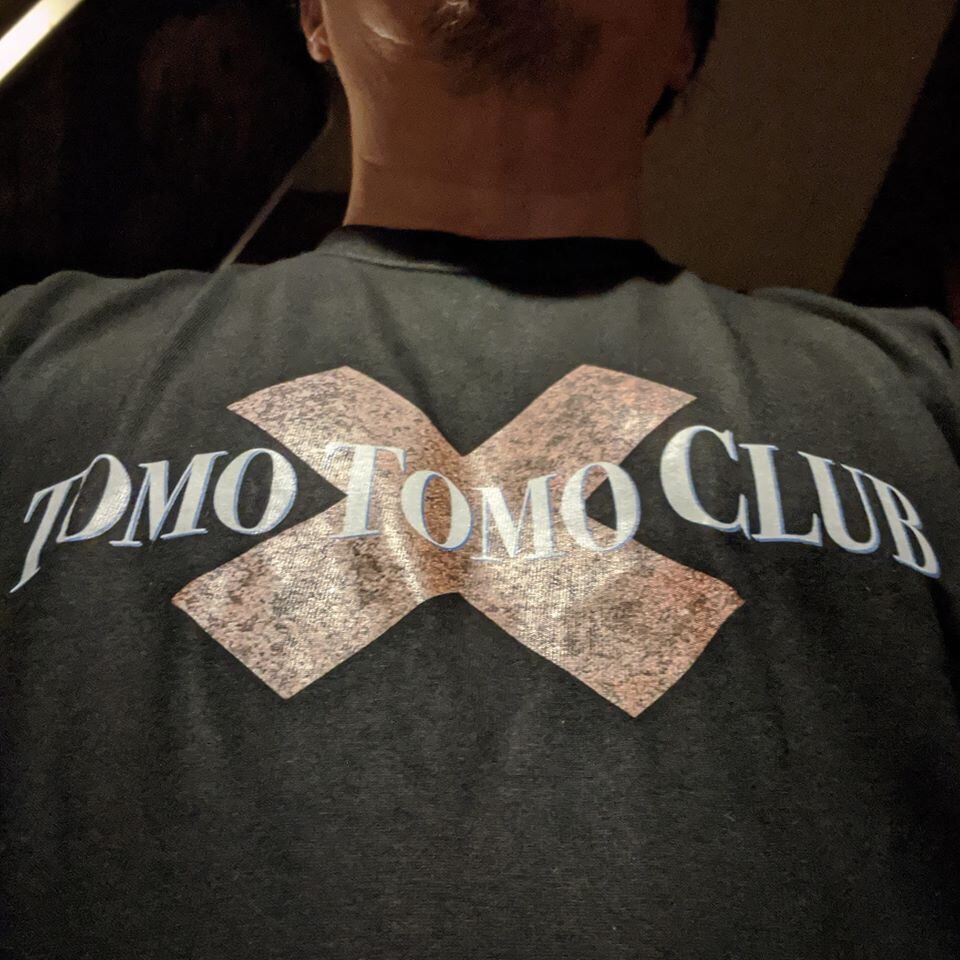 トップス TOMO TOMO TOMO TOMO CLUB ロゴTS | BACK IN TIME