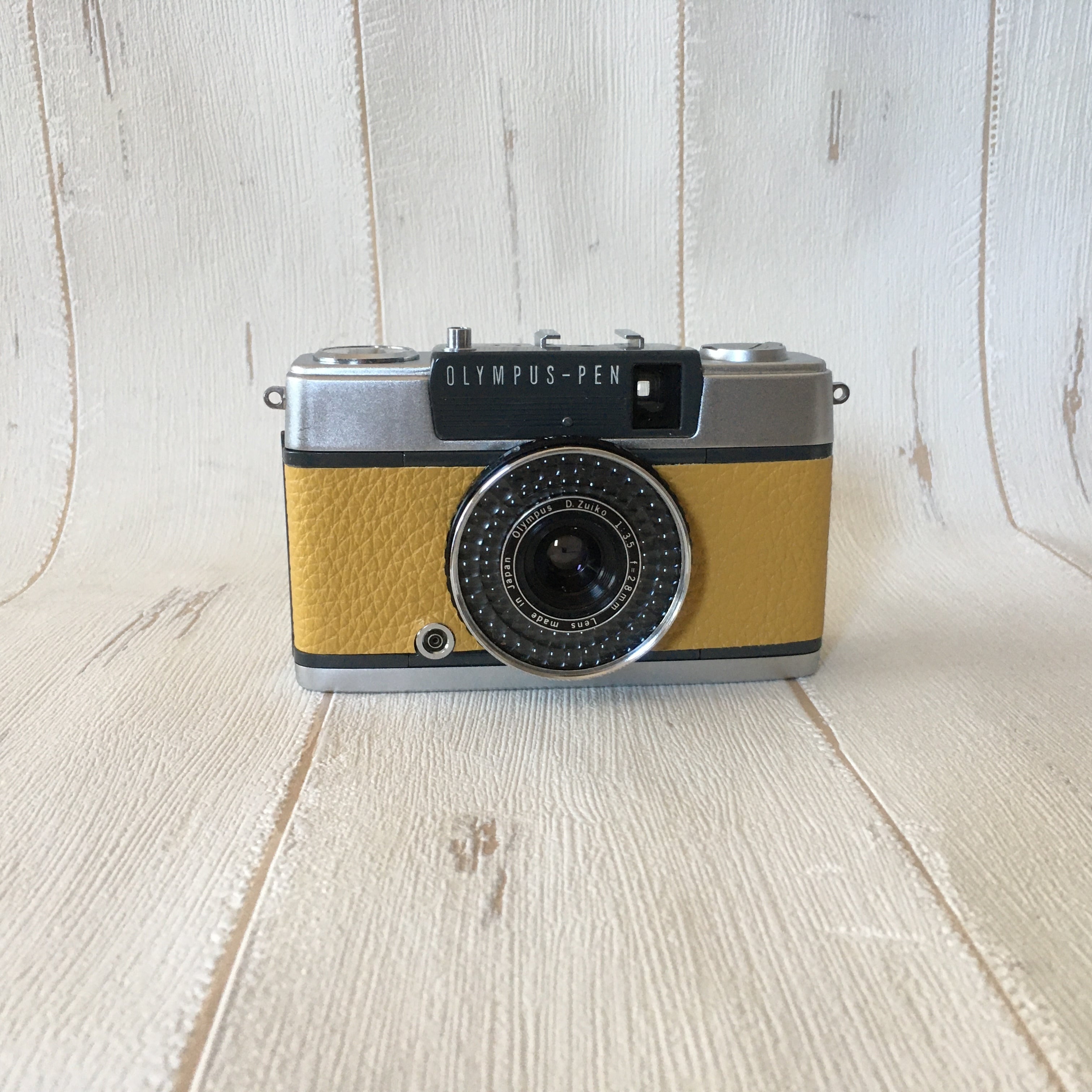 Olympus PEN EE-2 <マスタードイエロー>