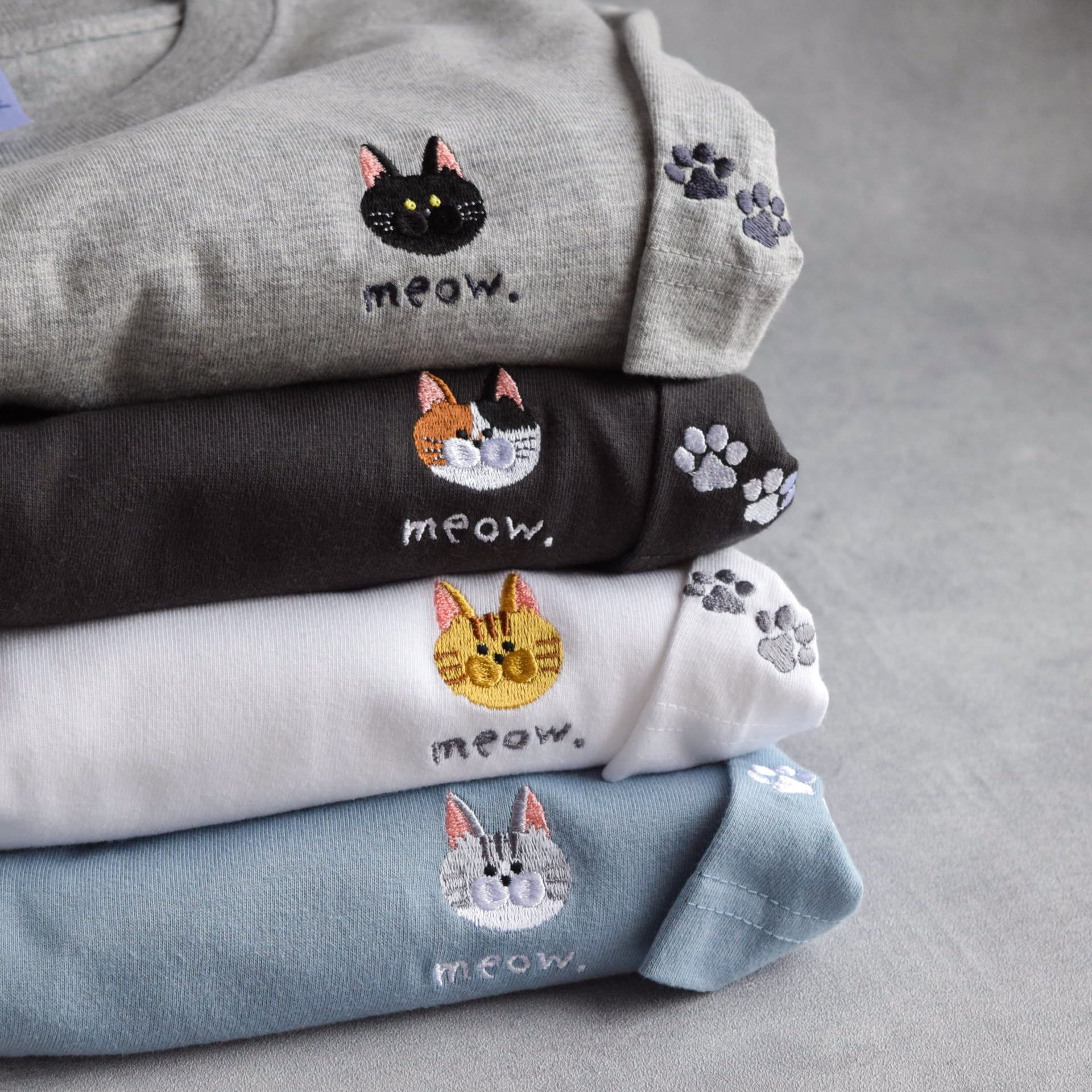【2025新作】選べる猫29種!ワンポイント猫刺繍Tシャツ 名入れ可【選べる4色】親子 うちの子グッズ