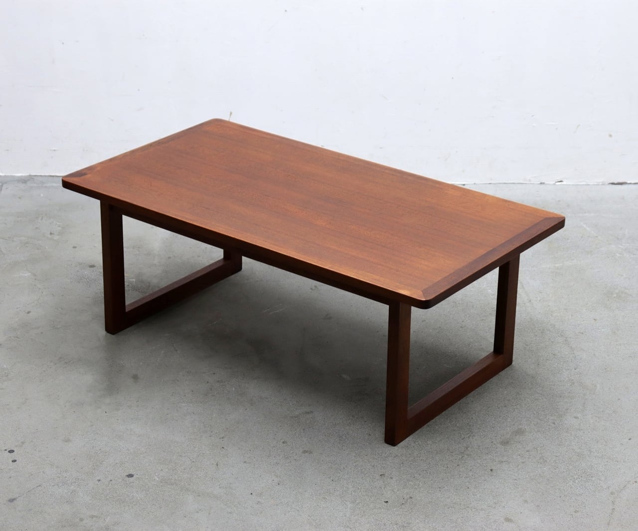 美品　ローテーブル　北欧デザイン　チーク材　センターテーブル ヴィンテージ チーク材 センターテーブル ローテーブル レトロ 北欧