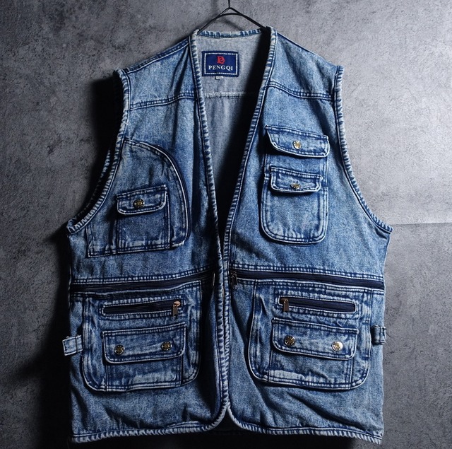Chemically washed multi-pocket design zip denim vest