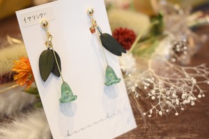 【ピアス変更可能】kaaccchi♡/チューリップイヤリング