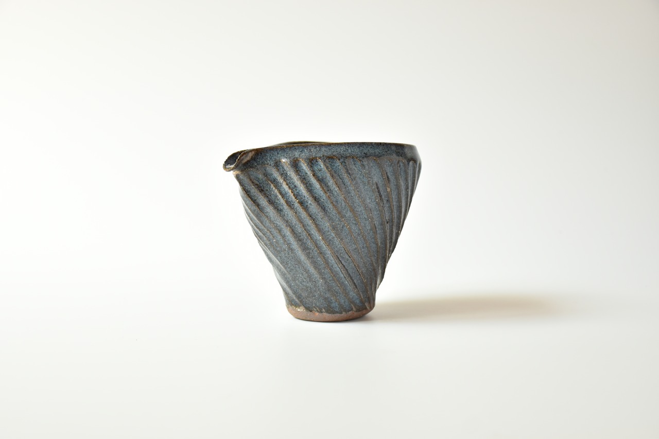 小代瑞穂窯 / 福田るい : しのぎ片口 酒器 斜めしのぎ 青