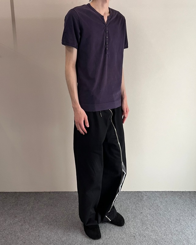 【C.P COMPANY】faded henley neck T-shirt