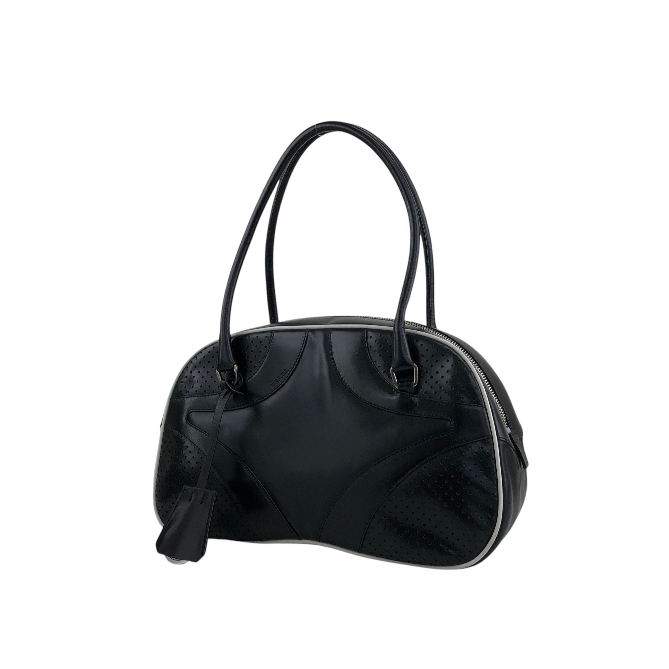 PRADA　本革ボストンバッグ　ボーリングバッグ　ボルドー　ヴィンテージプラダ Yahoo!オークション -「プラダ ボウリング バッグ」の落札相場