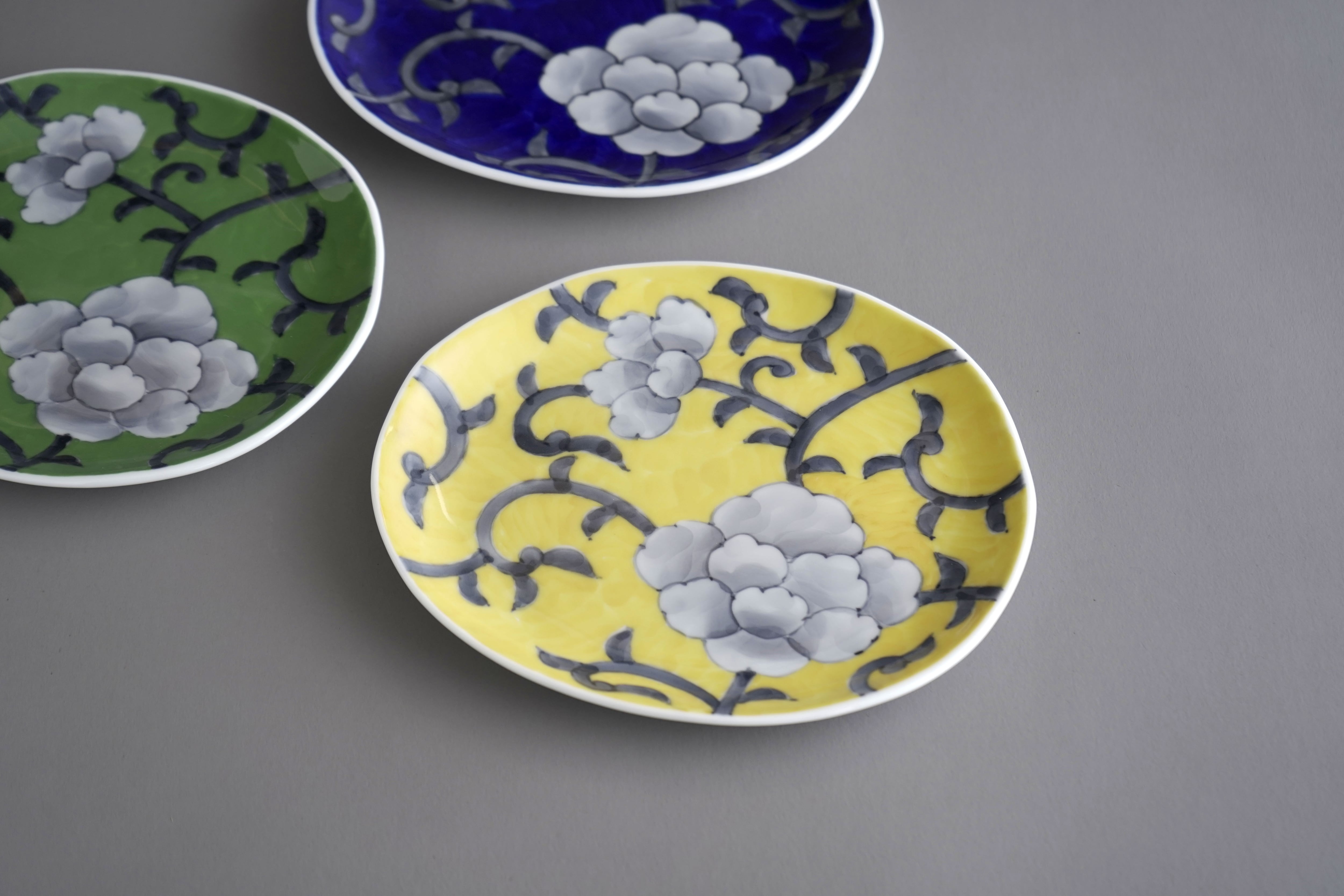 【11月20日終了、旅に出ます10%OFF】大明成化年製　牡丹花紋茶碗　2個 牡丹唐草反丼 受注生産 納期最長2ケ月 | 有田焼～花の器～泰山