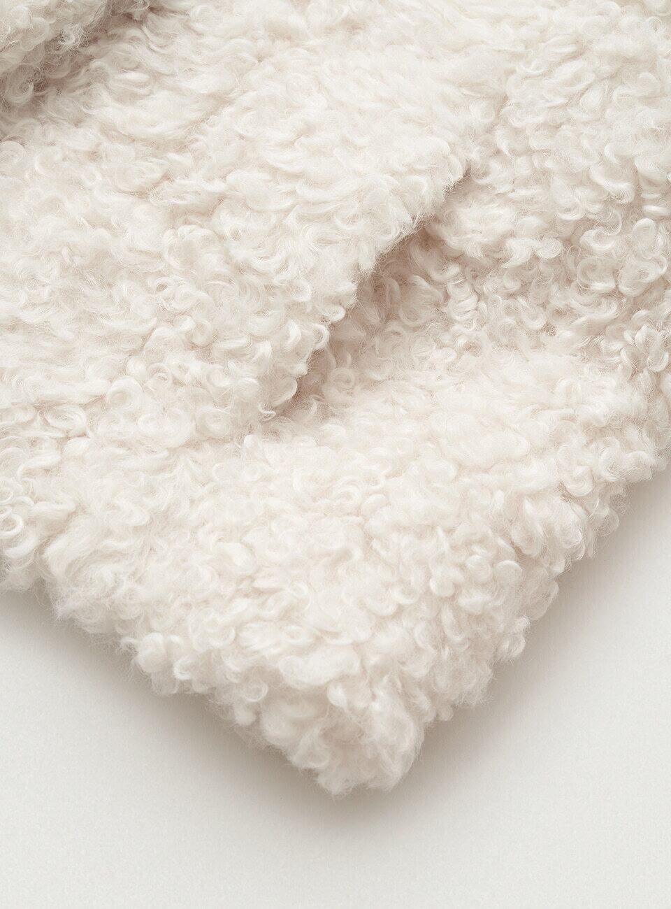 1月初旬発送 [The Barnnet] Ivory Bouffant Eco-Fur Jacket 正規品